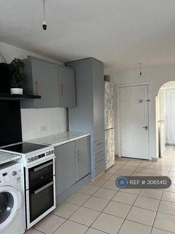 1 bedroom in a house share to rent - Photo 5