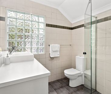 A sophisticated & charming terrace with rear lane access + parking ... - Photo 5