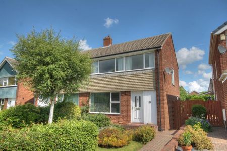 3 bedroom semi-detached house to rent - Photo 4