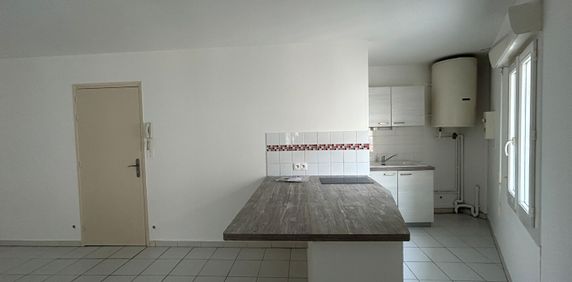 Location appartement 1 pièce, 29.70m², Marguerittes - Photo 2