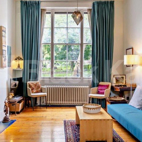 A beautifully presented two-bedroom apartment of approximately 687 sq ft - Photo 1