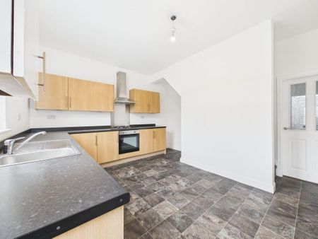 3 bedroom terraced house to rent - Photo 3