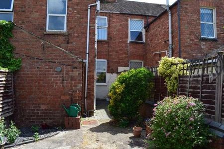 Abbey Road, Far Cotton, Northampton, NN4 - Photo 3