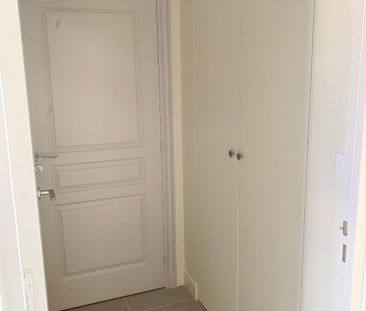 Location Appartement 3 pièces 68m² FONTENAY LE COMTE 85200 - Photo 5