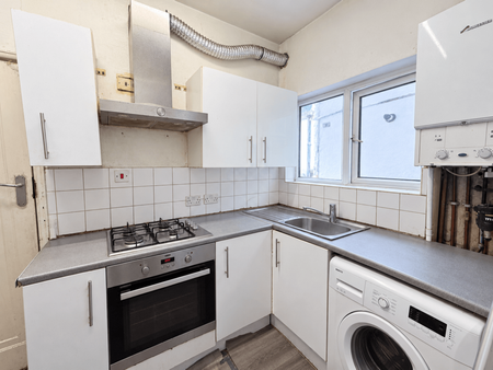 3 bedroom terraced house to rent - Photo 4