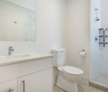 Charming Family Home - Photo 1