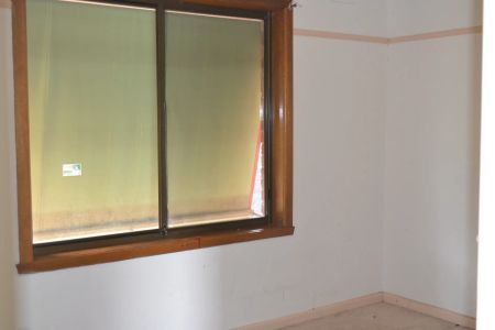 Family Home In Central West Heidelberg Location (Includes Solar Electricity) - Photo 2