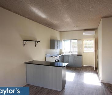 IDEAL FOR THOSE SEEKING A CLEAN, MODERN AND EASY-CARE LIFESTYLE IN ... - Photo 4