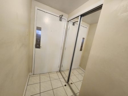 For Lease - 45 Sunrise Avenue Unit# 1012, Toronto, Ontario - Photo 3