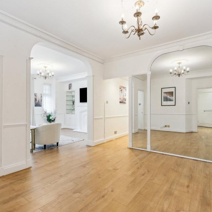 4 bedroom flat to rent - Photo 1