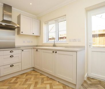 3 bedroom detached house to rent - Photo 2