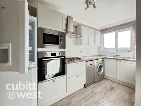 2 bedroom flat to rent - Photo 3