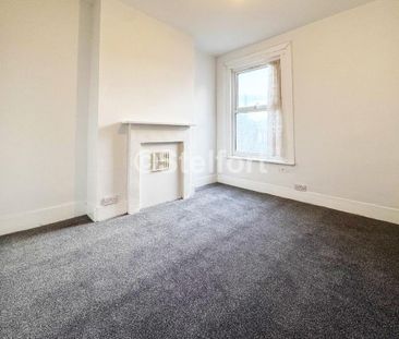 4 bedroom terraced house to rent - Photo 4