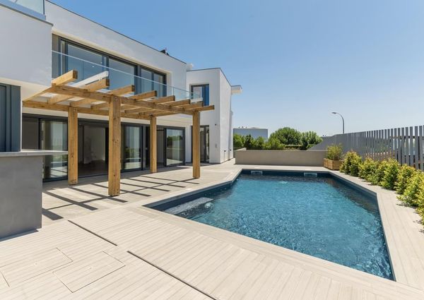5 Bedroom House with swimming pool, Carnaxide, Oeiras