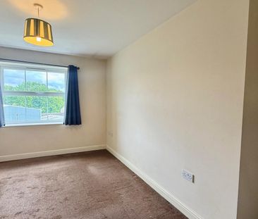 2 bedroom Flat To Let - Photo 4