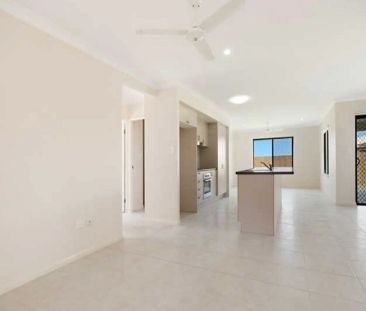 4 bedrooms with room to move! - Photo 2