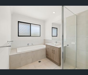 5 BED FAMILY HOME IN SPRINGFIELD RISE ESTATE - Photo 3