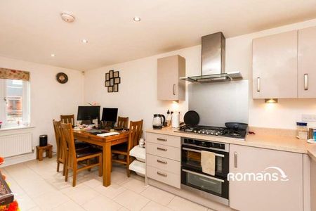 Hutchins Way, Basingstoke, Hampshire, RG24 - Photo 5