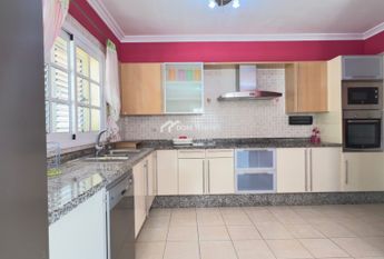 Chalet pareado · Alquiler a largo plazo ·