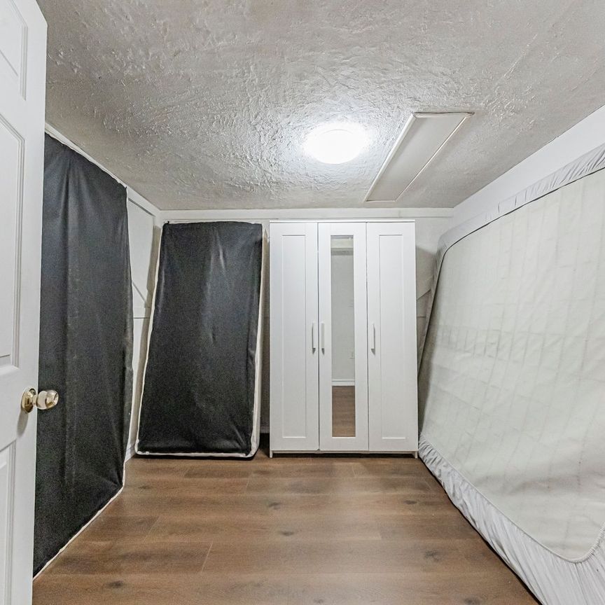 For Lease - 22 Hazelglen Court, Brampton, Ontario - Photo 1