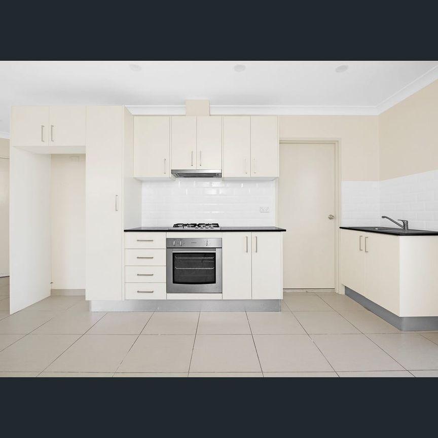 Modern One Bedroom Apartment in Prime Location - Photo 1