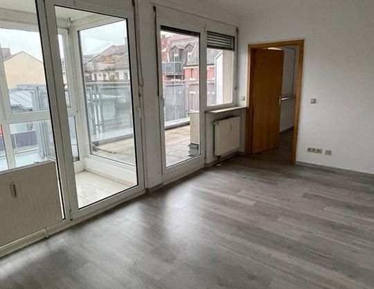 Helle 2-Zimmer Wohnung Dachterrasse Wintergarten Garage in Fürth - Photo 1