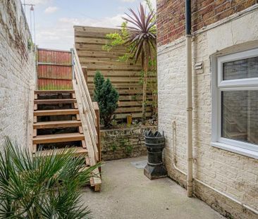 1 bedroom flat to rent - Photo 6