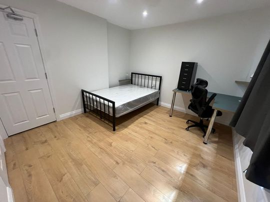 1 bedroom in a house share to rent - Photo 1