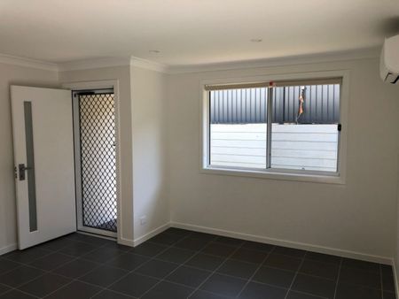 Beautiful One Bedroom Duplex- $370 Per Week on a 12 Month Lease - Photo 2