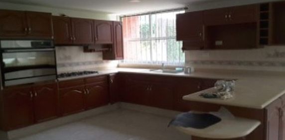 HERMOSA CASA EN RENTA - Photo 2