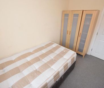 1 bedroom in a house share to rent - Photo 6