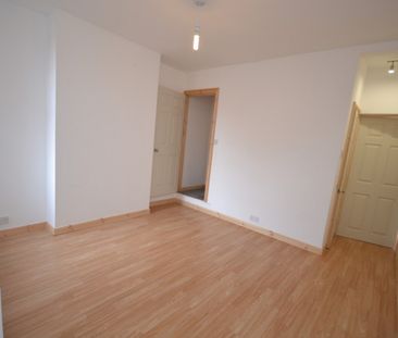 2 bed Mid Terraced House for Rent - Photo 3