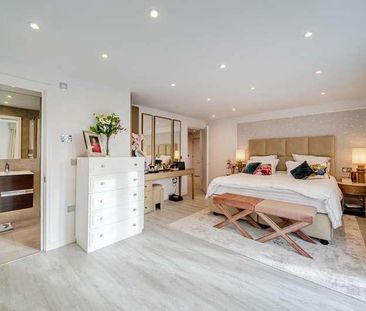 Oakwood Grange, Oatlands Chase, Weybridge, Weybridge, Surrey, KT13 - Photo 3