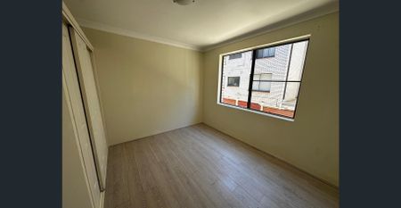 Immaculate first floor apartment - Photo 3