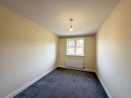 4 Bedroom Detached - Photo 3