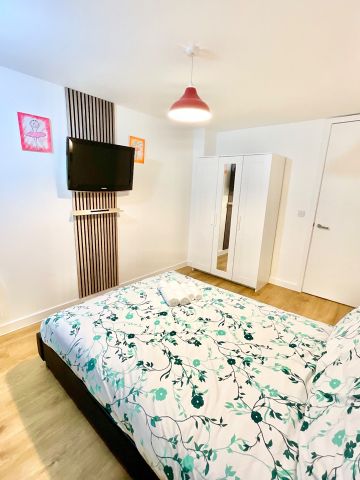 2 Bed Flat, Emmeline, M40 - Photo 4