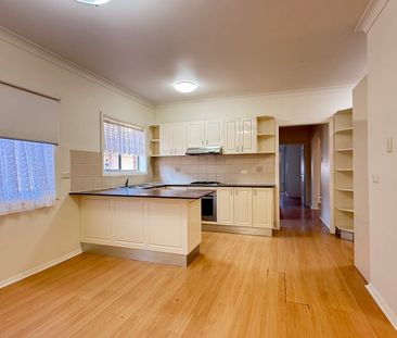 FRESHLY PAINTED 4-BEDROOM FAMILY HOME IN A QUIET CUL-DE-SAC - INSPE... - Photo 6