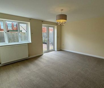 2 bedroom end of terrace house to rent - Photo 1