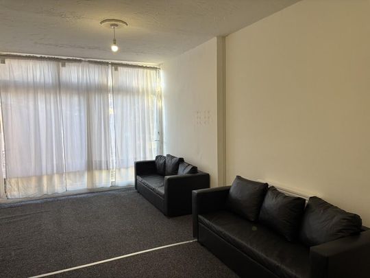 7 bedroom semi-detached house to rent - Photo 1