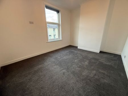 Whitworth Road, Gosport - Photo 3