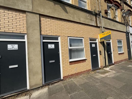 2 bedroom ground floor flat to rent - Photo 1