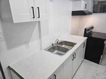 2723 Boul. Keller, Montréal (Saint-Laurent), QC H4K - Photo 3