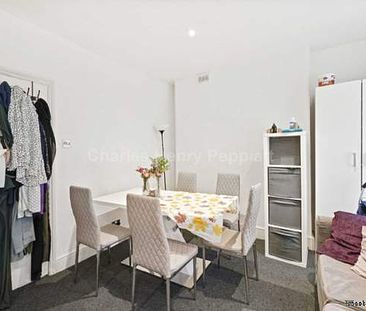 3 bedroom property to rent in London - Photo 3