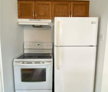 For Lease - 125 Innisfil Street, Barrie, Ontario - Photo 5