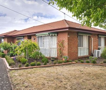 55 McNulty Drive, Wendouree - Photo 2