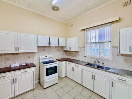 5 Middle St, Sydney - Photo 3