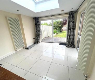 12 Cricklewood Park, Stranmillis, Belfast, BT9 5GU - Photo 4