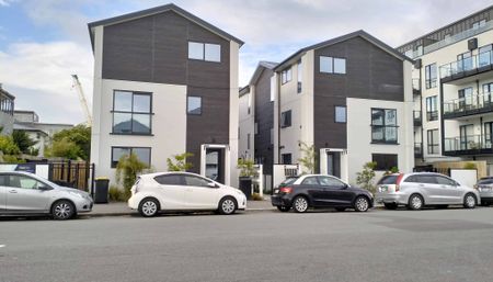 Cozy 2 Bed CBD Retreat By Latimer Square - Photo 2