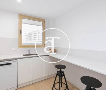 Apartment for rent with terrace, 2 bedrooms and study in Badalona - Photo 5