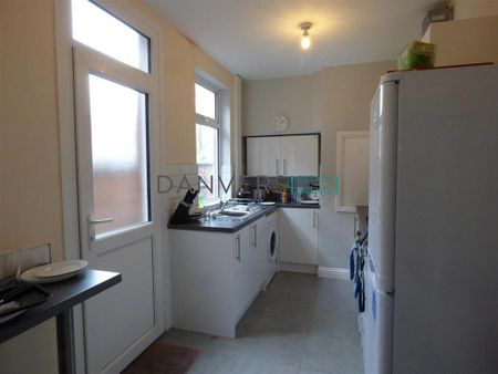 3 bedroom terraced house to rent - Photo 5